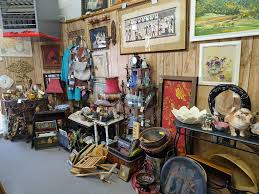 Are There Proven Tips for Selling Vintage Military Collectibles at the Best Price?